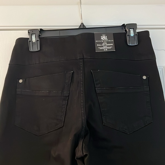 Rock & Republic Skinny Legging Jean - Picture 6 of 6
